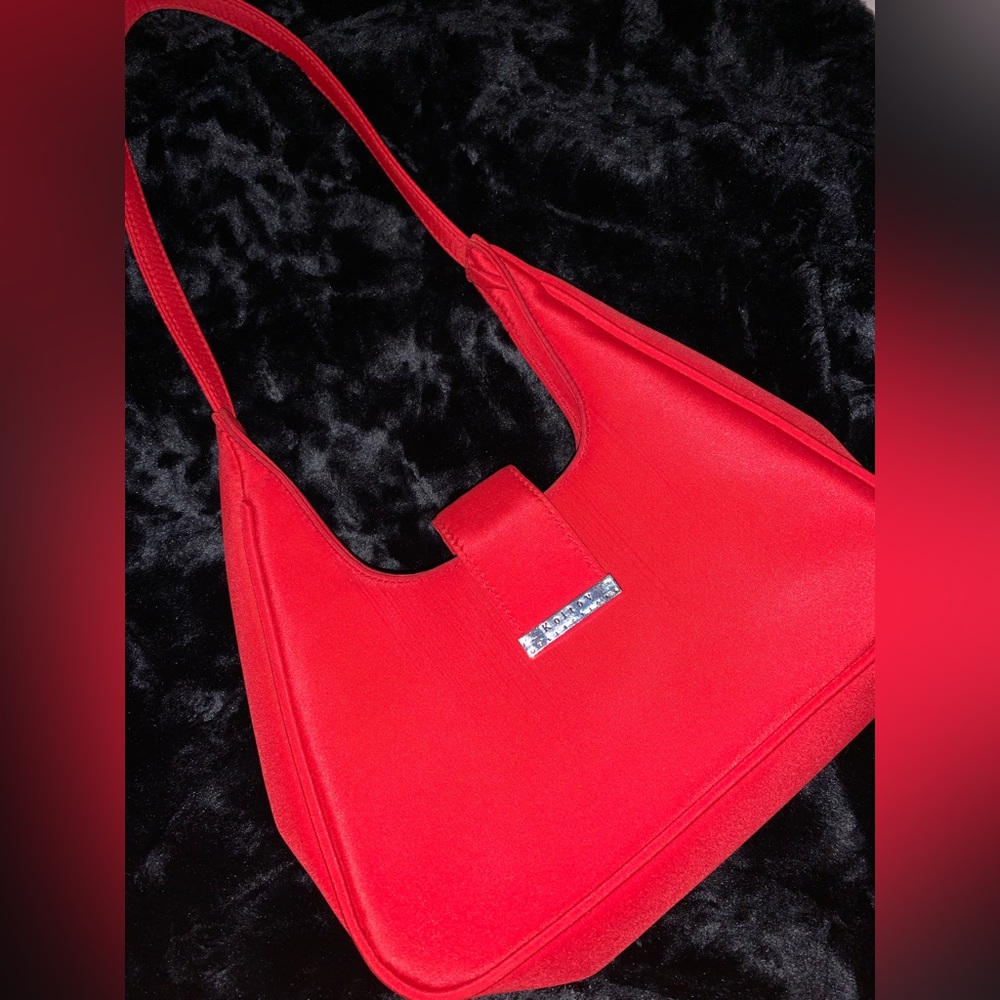 Super cute Koltav Collection shoulder purse in bright red!